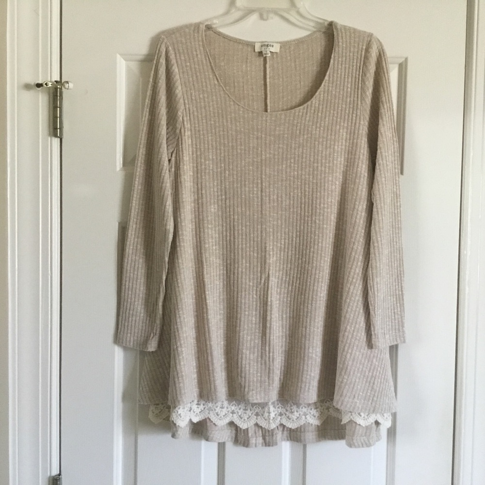 3/$15 UMGEE tan ribbed lace hem long tunic S